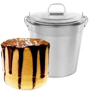 Hrniec je pokrytý vareným komínom veľkým 18 cm