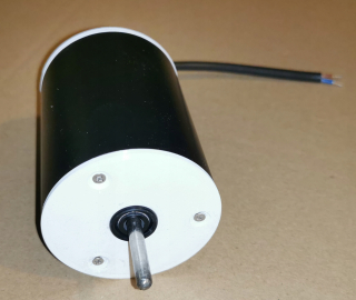 Generátor pre 10 W vertikálnu elektráreň