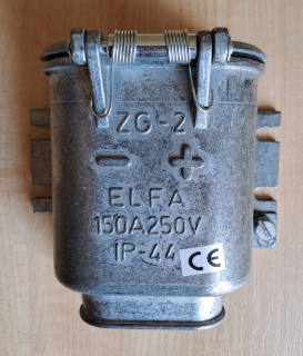 Zásuvka ZG-2-I-35 pre akumulátorový vozík