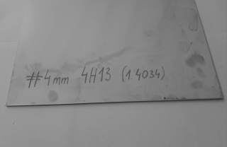 Hliníkový uhol 20x15x2 biely matný 2m