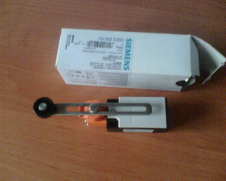 Marginálny spínač Siemens 3SE2 s dlhou jednotkou.