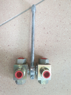 Trojcestný ventil hydraulický ručný dvojitý 3/8