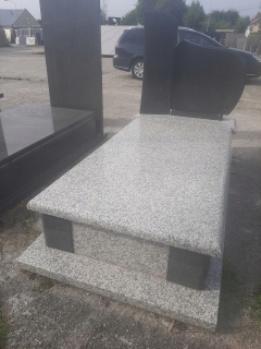 Single Tombstone - Granit Crema Julia