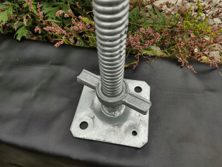 nastaviteľná základňa, lešenie na nohu 38x300 mm EC
